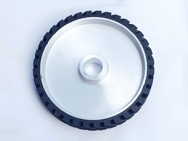 铝芯橡胶轮生产时质量怎样提高效率？